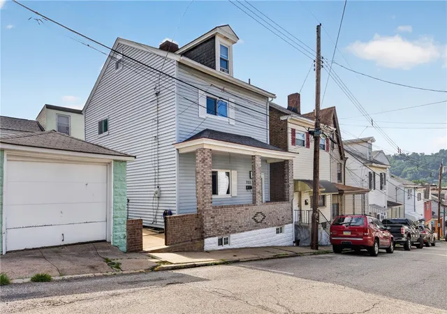 Photo 2 of Single family home for sale at 320 10th Street, Pittsburgh, PA 15215 | MLS# 1764208 | Listing updated on 2026-08-30
