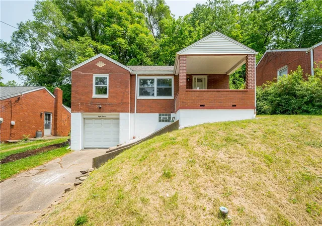 Photo 1 of Single family home for sale at 811 Jefferson, Mc Keesport, PA 15132 | MLS# 1763696 | Listing updated on 2026-08-11
