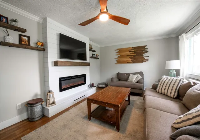 Photo 3 of Sale Pending at 83 Edgewood Dr, Pymatuning Twp, PA 16125 | MLS# 1763801 | Listing updated on 2026-08-09