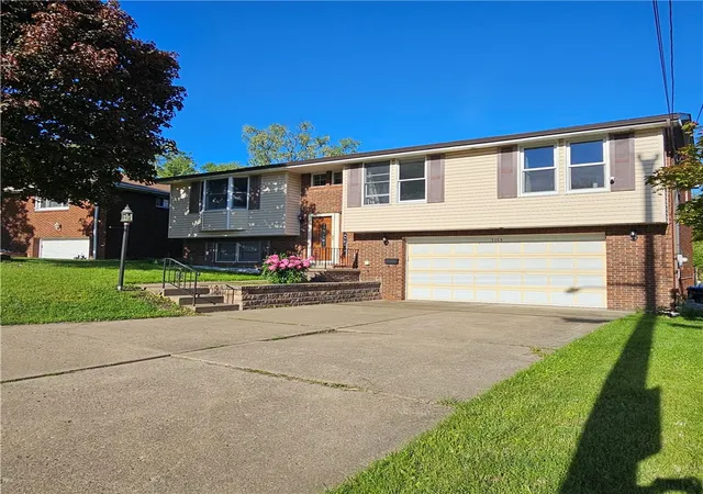 Photo 2 of Single family home for sale at 5163 Rosecrest Dr, Pittsburgh, PA 15201 | MLS# 1762942 | Listing updated on 2026-08-26