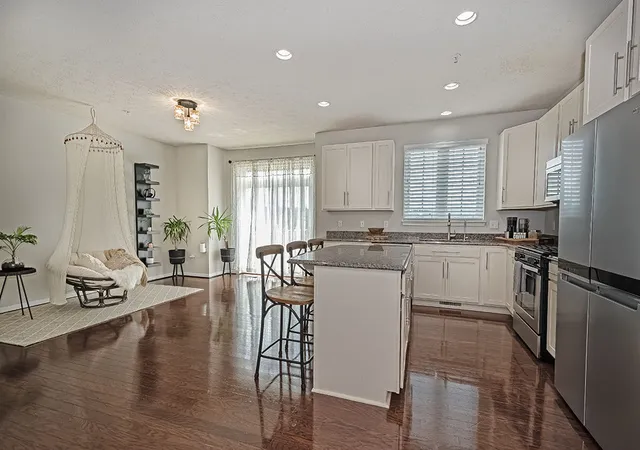 Photo 2 of Townhouse for sale at 17 Remington Dr, Chartiers, PA 15301 | MLS# 1764365 | Listing updated on 2026-08-22