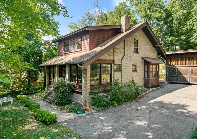 Photo 2 of Single family home for sale at 137 Elmore Rd, Pittsburgh, PA 15221 | MLS# 1764322 | Listing updated on 2026-08-29