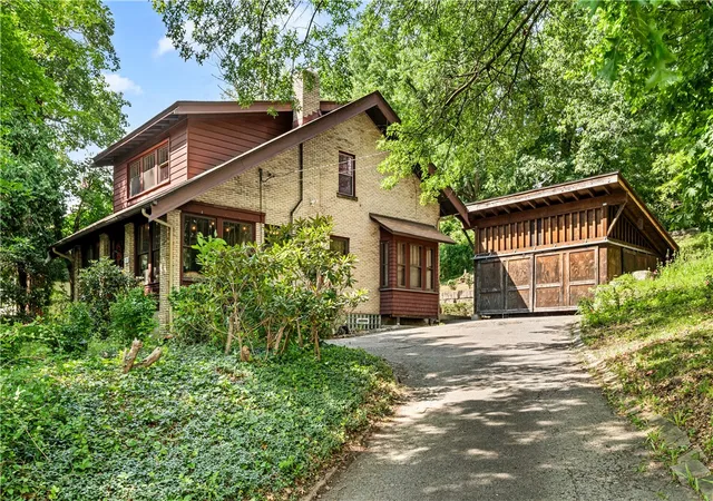 Photo 3 of Single family home for sale at 137 Elmore Rd, Pittsburgh, PA 15221 | MLS# 1764322 | Listing updated on 2026-08-29