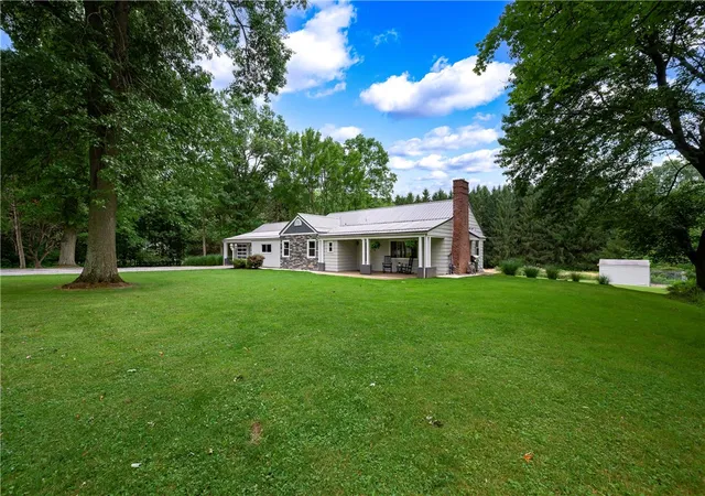 Photo 3 of Single family home for sale at 2763 Mercer Butler Pike, Grove City, PA 16127 | MLS# 1764356 | Listing updated on 2026-08-22