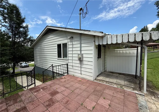 Photo 3 of Single family home for sale at 1563 Route 30, Ligonier, PA 15658 | MLS# 1764277 | Listing updated on 2026-08-27