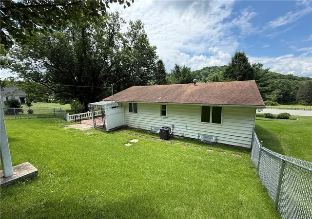 Photo 4 of Single family home for sale at 1563 Route 30, Ligonier, PA 15658 | MLS# 1764277 | Listing updated on 2026-08-27