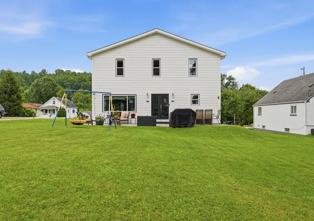 Photo 3 of Single family home for sale at 120 Oregon Ave, Vandergrift, PA 15690 | MLS# 1764442 | Listing updated on 2026-09-21
