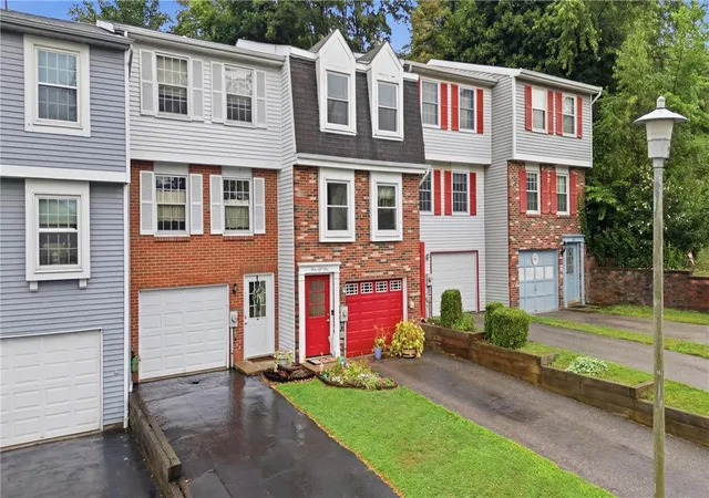 Photo 3 of Townhouse for sale at 151 Ligonier Ln, Plum Boro, PA 15068 | MLS# 1764073 | Listing updated on 2026-08-14