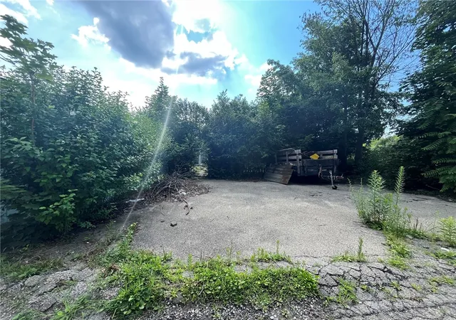 Photo 4 of Single family home for sale at 255 Hamilton Ave, Farrell, PA 16121 | MLS# 1764743 | Listing updated on 2026-08-29