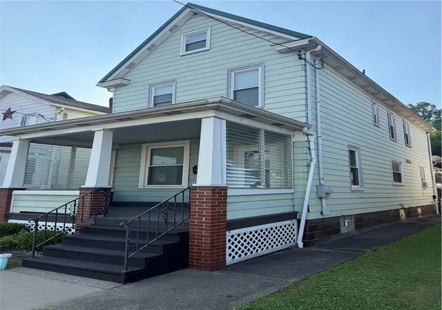 Photo 3 of Single family home for sale at 518 5th Avenue, Ford City Boro, PA 16226 | MLS# 1764440 | Listing updated on 2026-08-26