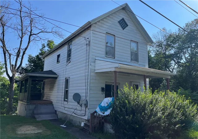 Photo 2 of Single family home for sale at 482 Liberty Ave, Donora, PA 15033 | MLS# 1764817 | Listing updated on 2026-08-21
