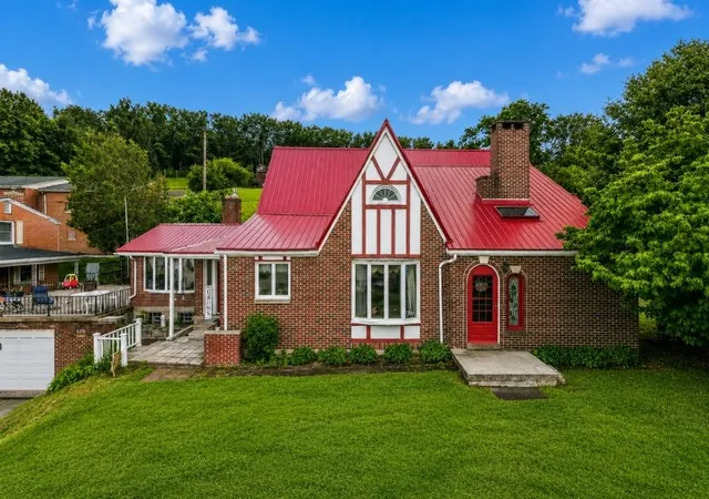 Photo 1 of Single family home for sale at 423 Huntingdon Rd, South Huntingdon, PA 15698 | MLS# 1764660 | Listing updated on 2026-08-05