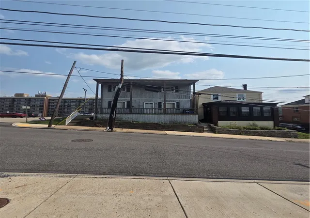 Photo 2 of Multi family home for sale at 23 W College St, Canonsburg, PA 15317 | MLS# 1764819 | Listing updated on 2026-08-22