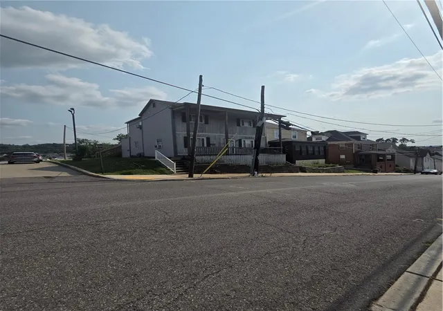 Photo 3 of Multi family home for sale at 23 W College St, Canonsburg, PA 15317 | MLS# 1764819 | Listing updated on 2026-08-22
