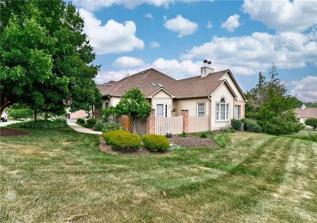 Photo 1 of Condo for sale at 117 Linden Ct, Seven Fields Boro, PA 16046 | MLS# 1764697 | Listing updated on 2026-08-19