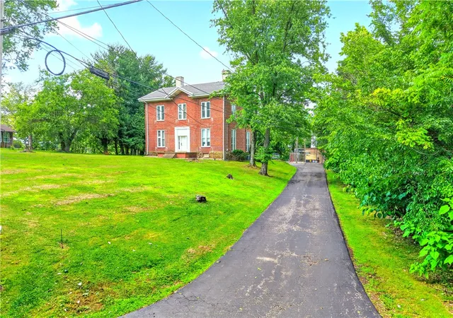 Listing Photo 4 - Condo for sale in building located at 210 Tollgate Hl Rd, Greensburg, PA 15601