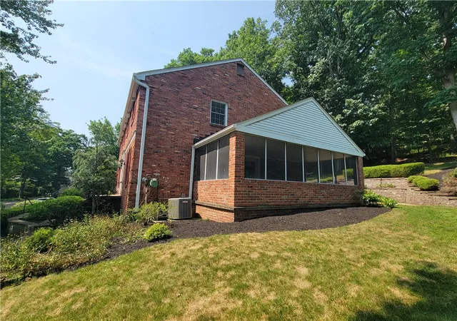 Photo 3 of Single family home for sale at 121 Berwyn Rd, Ross Twp, PA 15237 | MLS# 1765003 | Listing updated on 2026-10-06