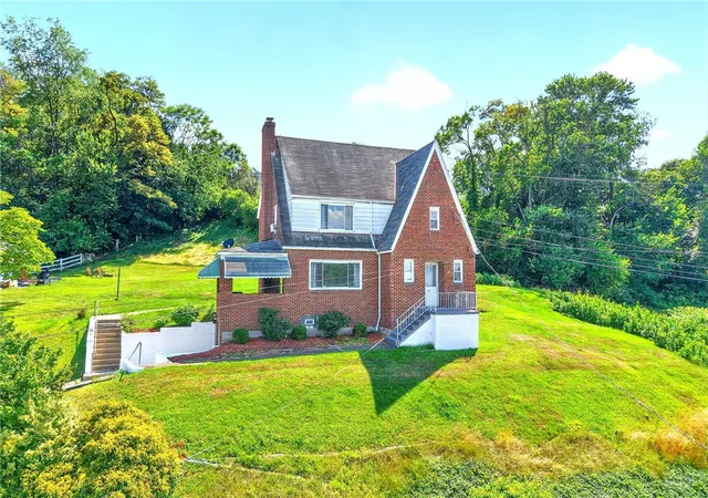 Photo 3 of Single family home for sale at 1300 Toman Ave, Clairton, PA 15025 | MLS# 1765097 | Listing updated on 2026-10-06