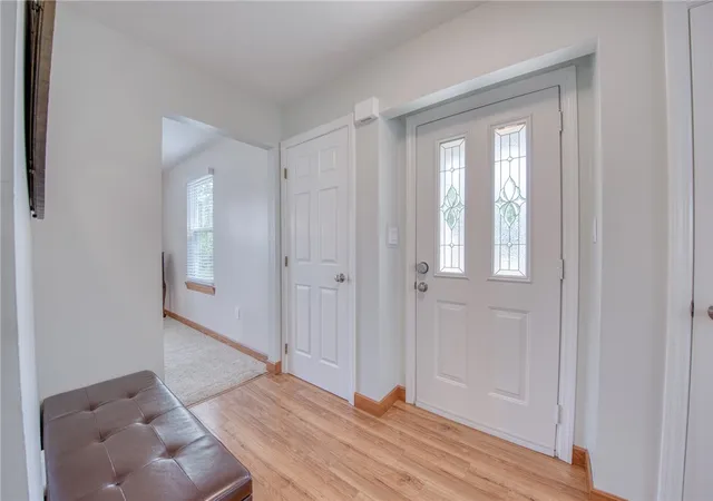 Photo 3 of Single family home for sale at 102 Bayberry Ln, Cranberry Twp, PA 16066 | MLS# 1765060 | Listing updated on 2026-09-19
