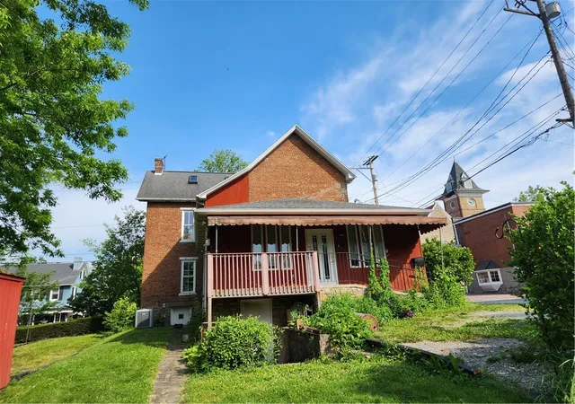Photo 2 of Single family home for sale at 108 S Market St, Ligonier Boro, PA 15658 | MLS# 1765206 | Listing updated on 2026-08-20