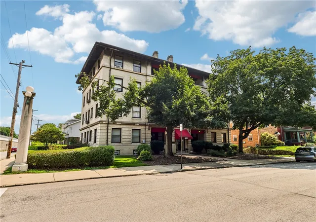 Photo 2 of Condo for sale at 622 Whitney Ave #2, Regent Square, PA 15221 | MLS# 1765214 | Listing updated on 2026-08-25