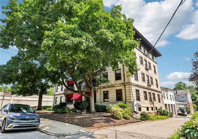 Photo 3 of Condo for sale at 622 Whitney Ave #2, Regent Square, PA 15221 | MLS# 1765214 | Listing updated on 2026-08-25
