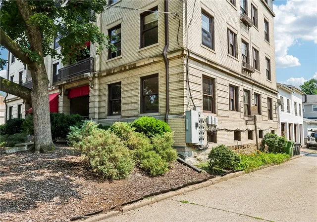 Photo 4 of Condo for sale at 622 Whitney Ave #2, Regent Square, PA 15221 | MLS# 1765214 | Listing updated on 2026-08-25