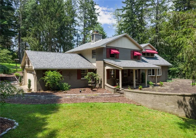 Photo 2 of Single family home for sale at 114 Sunrise Ln, Ligonier, PA 15658 | MLS# 1765240 | Listing updated on 2026-08-26