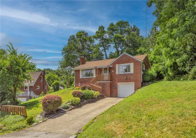Photo 2 of Single family home for sale at 421 Orchard Dr, Pleasant Hills, PA 15236 | MLS# 1765090 | Listing updated on 2026-08-21
