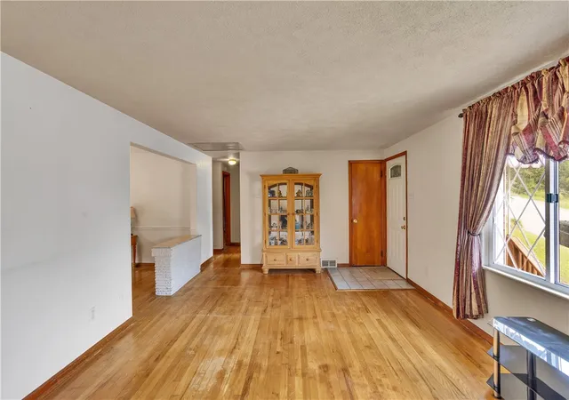 Photo 3 of Single family home for sale at 421 Orchard Dr, Pleasant Hills, PA 15236 | MLS# 1765090 | Listing updated on 2026-08-21