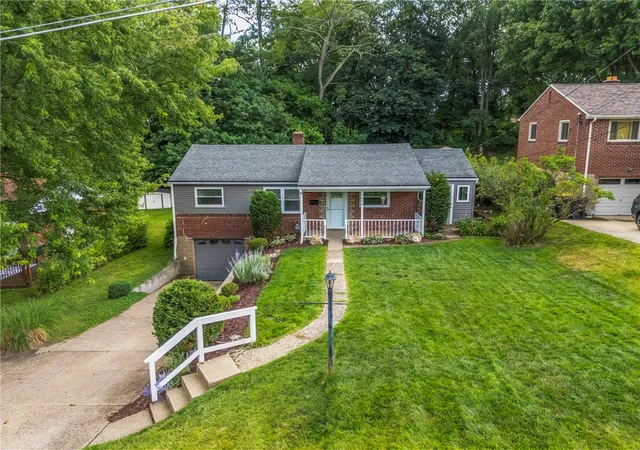 Photo 3 of Single family home for sale at 5614 Villahaven Dr, Bethel Park, PA 15236 | MLS# 1765239 | Listing updated on 2026-08-23