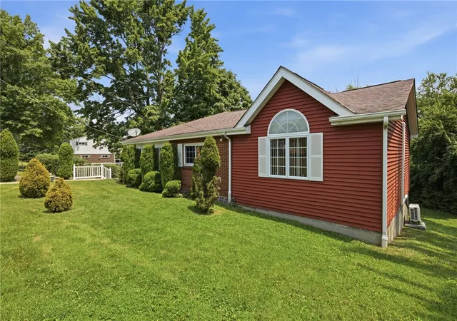 Photo 3 of Sale Pending at 211 East Ave, West Mifflin, PA 15122 | MLS# 1764957 | Listing updated on 2026-09-15