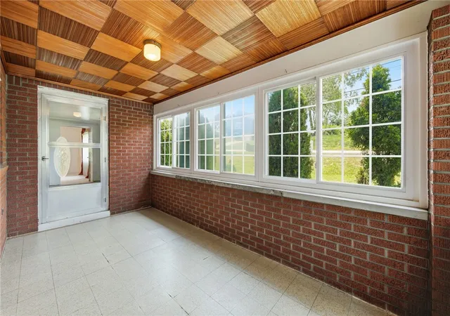 Photo 4 of Sale Pending at 211 East Ave, West Mifflin, PA 15122 | MLS# 1764957 | Listing updated on 2026-09-15