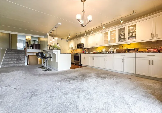 Listing Photo 4 - Condo for sale in building located at 1150 Bower Hl Rd, Pittsburgh, PA 15243 - Unit #708B