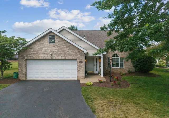 Photo 1 of Single family home for sale at 30 Pond Ct S, South Fayette, PA 15017 | MLS# 1765518 | Listing updated on 2026-08-20