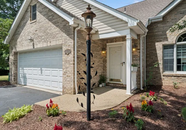 Photo 2 of Single family home for sale at 30 Pond Ct S, South Fayette, PA 15017 | MLS# 1765518 | Listing updated on 2026-08-20
