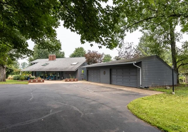 Photo 3 of Single family home for sale at 26 Lois Ln, Mercer, PA 16137 | MLS# 1765547 | Listing updated on 2026-08-30