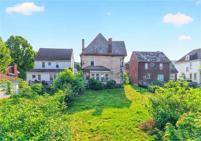 Photo 4 of Sale Pending at 81 Linshaw Ave, Ingram, PA 15205 | MLS# 1765427 | Listing updated on 2026-08-26