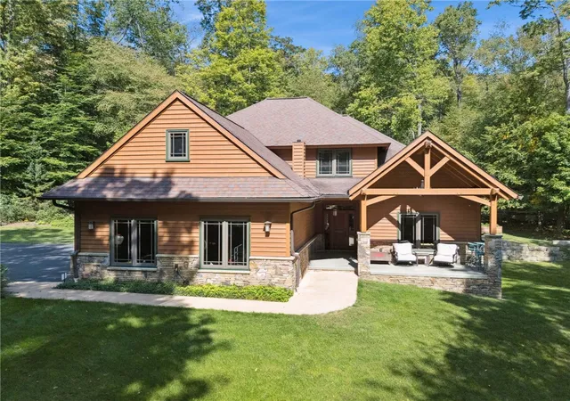 Photo 1 of Single family home for sale at 302 Pheasant Run Ln, Seven Springs Resort, PA 15622 | MLS# 1765381 | Listing updated on 2026-08-25