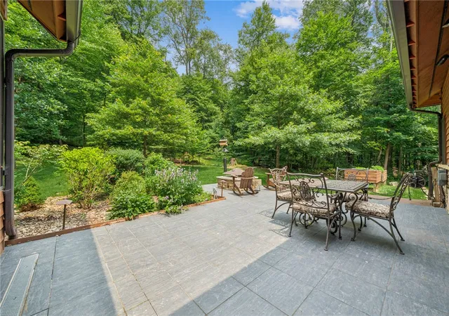 Photo 3 of Single family home for sale at 302 Pheasant Run Ln, Seven Springs Resort, PA 15622 | MLS# 1765381 | Listing updated on 2026-08-25
