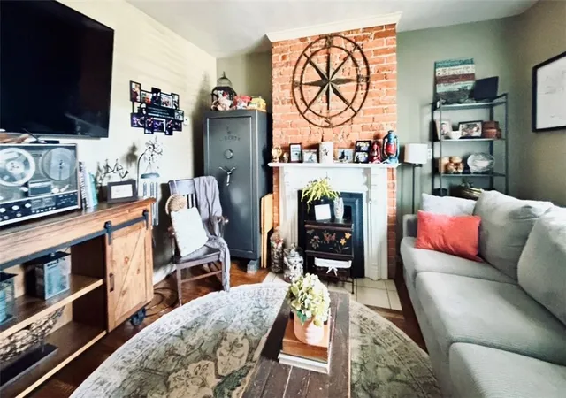 Photo 4 of Single family home for sale at 140 Boroview Ave, Carnegie, PA 15106 | MLS# 1765694 | Listing updated on 2026-08-23
