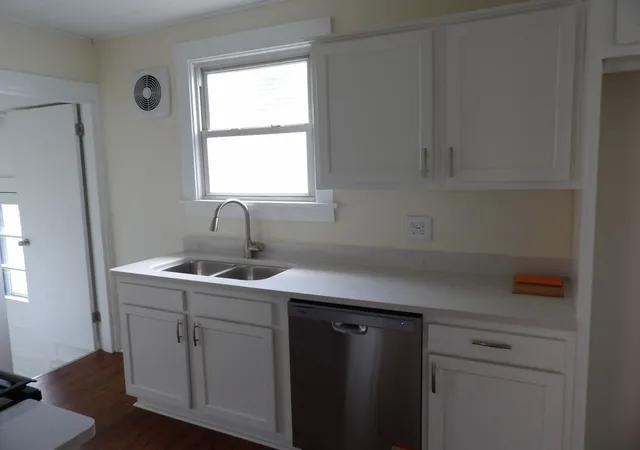 Photo 3 of Single family home for sale at 129 Lynn St, Beaver, PA 15009 | MLS# 1765860 | Listing updated on 2026-08-27