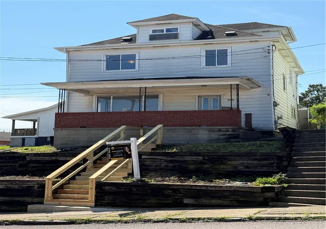 Photo 2 of Single family home for sale at 510 4th Street, Charleroi, PA 15022 | MLS# 1765781 | Listing updated on 2026-08-21