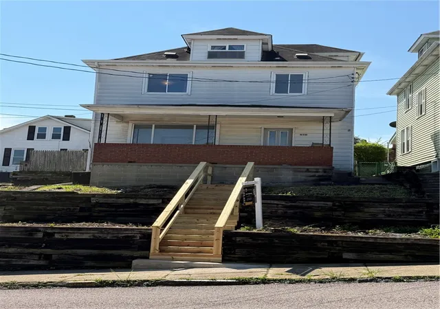 Photo 3 of Single family home for sale at 510 4th Street, Charleroi, PA 15022 | MLS# 1765781 | Listing updated on 2026-08-21