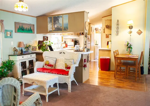 Photo 3 of Manufactured home for sale at 228 Sunny Hl Dr, Valencia, PA 16059 | MLS# 1765242 | Listing updated on 2026-08-17