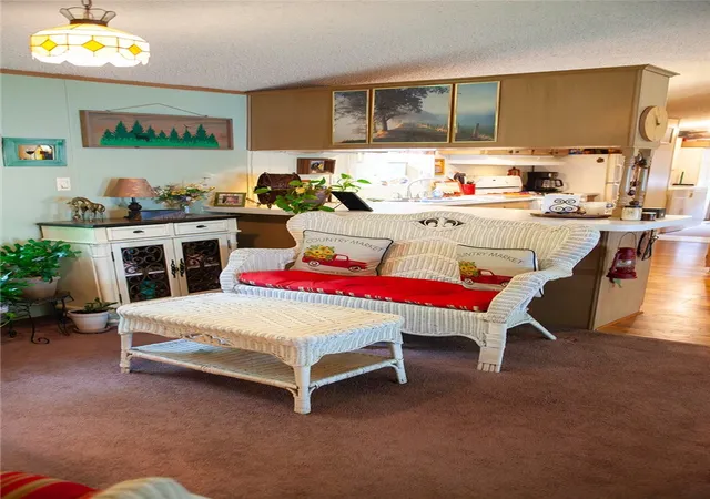 Photo 4 of Manufactured home for sale at 228 Sunny Hl Dr, Valencia, PA 16059 | MLS# 1765242 | Listing updated on 2026-08-17
