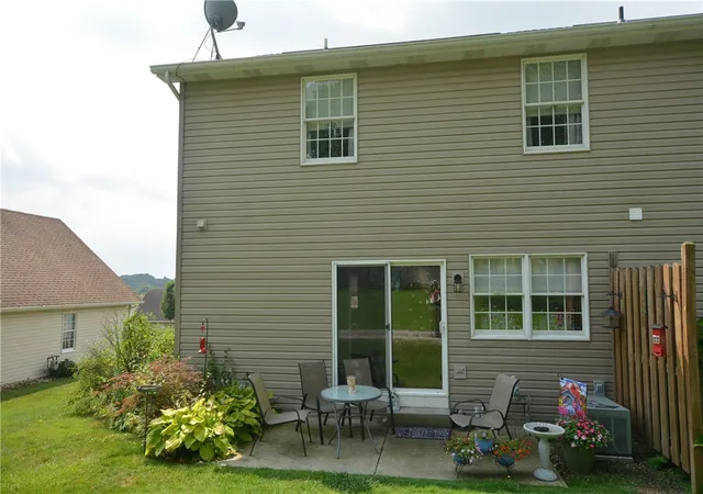 Photo 3 of Townhouse for sale at 907 Stoneridge Blvd, Twp Of But Sw, PA 16001 | MLS# 1765688 | Listing updated on 2026-10-06