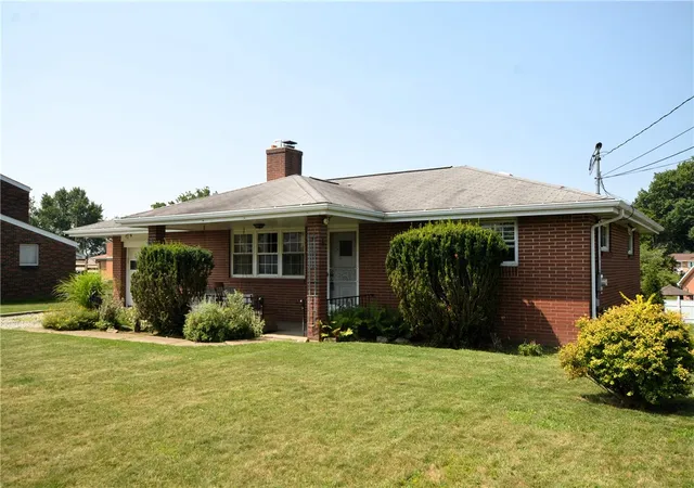 Photo 3 of Single family home for sale at 199 Lindenwood Dr, Shaler, PA 15209 | MLS# 1765926 | Listing updated on 2026-08-08