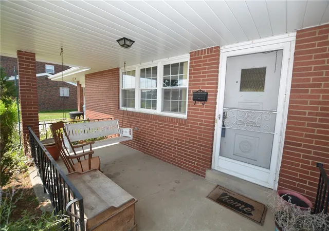 Photo 4 of Single family home for sale at 199 Lindenwood Dr, Shaler, PA 15209 | MLS# 1765926 | Listing updated on 2026-08-08