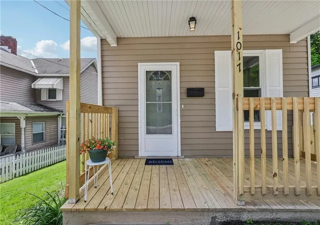 Photo 4 of Single family home for sale at 1017 Main St, Coraopolis, PA 15108 | MLS# 1765970 | Listing updated on 2026-08-27
